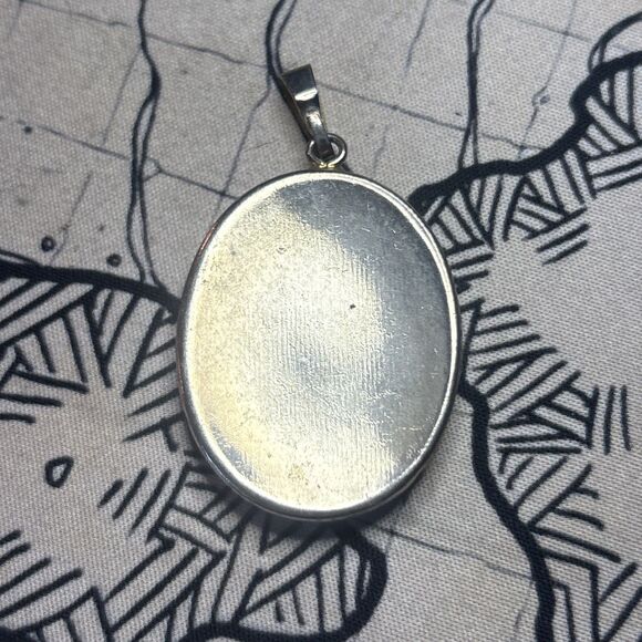 Oval Shaped Brown and Gold Beach Scene Necklace Pendant - Picture 2 of 2